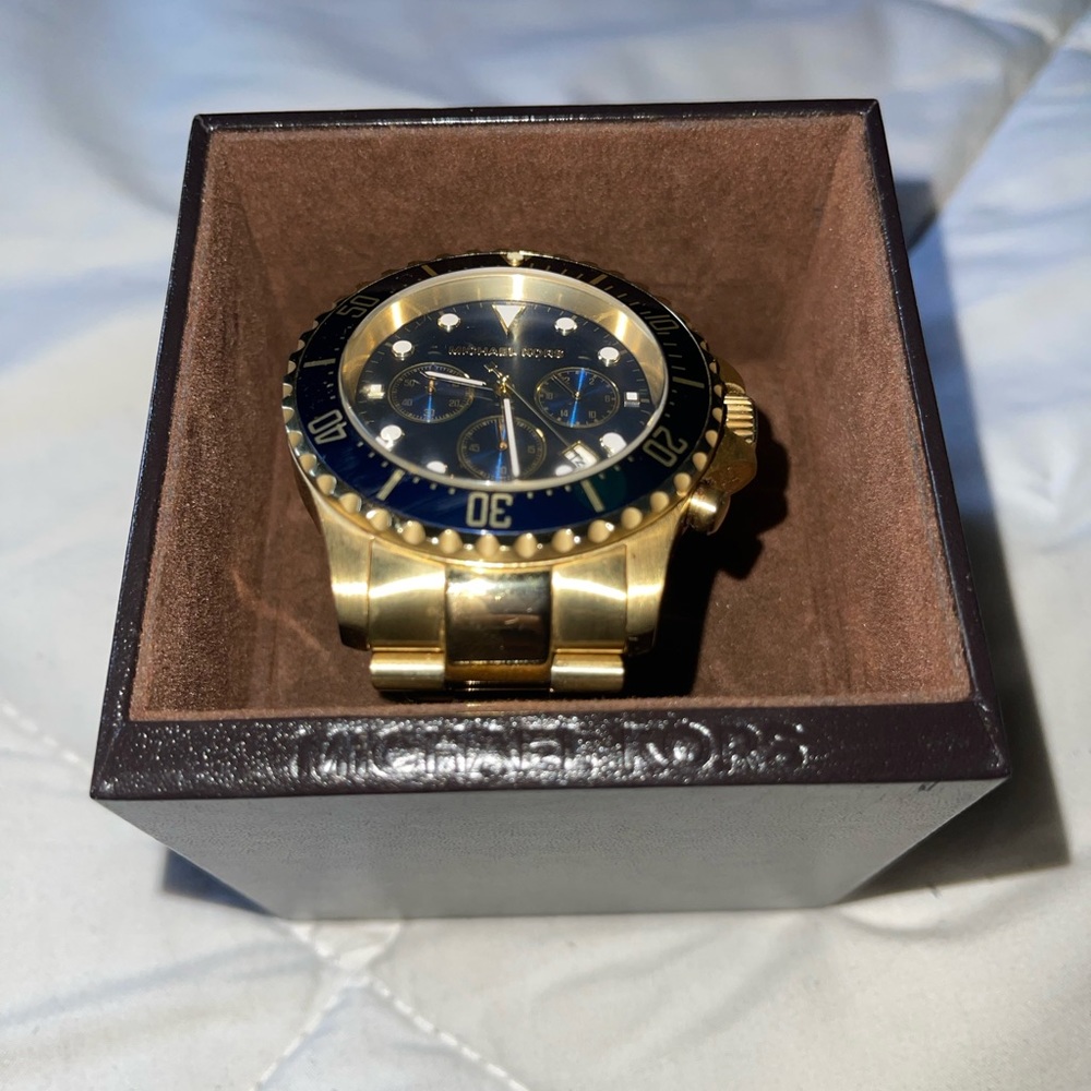 Michael Kors watch - Picture 2 of 6